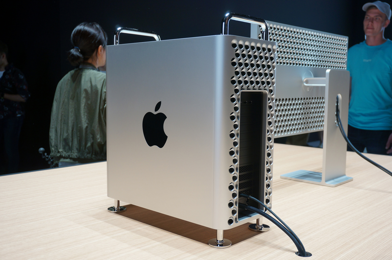 6000美元的搓菜板蘋果macpro現場圖