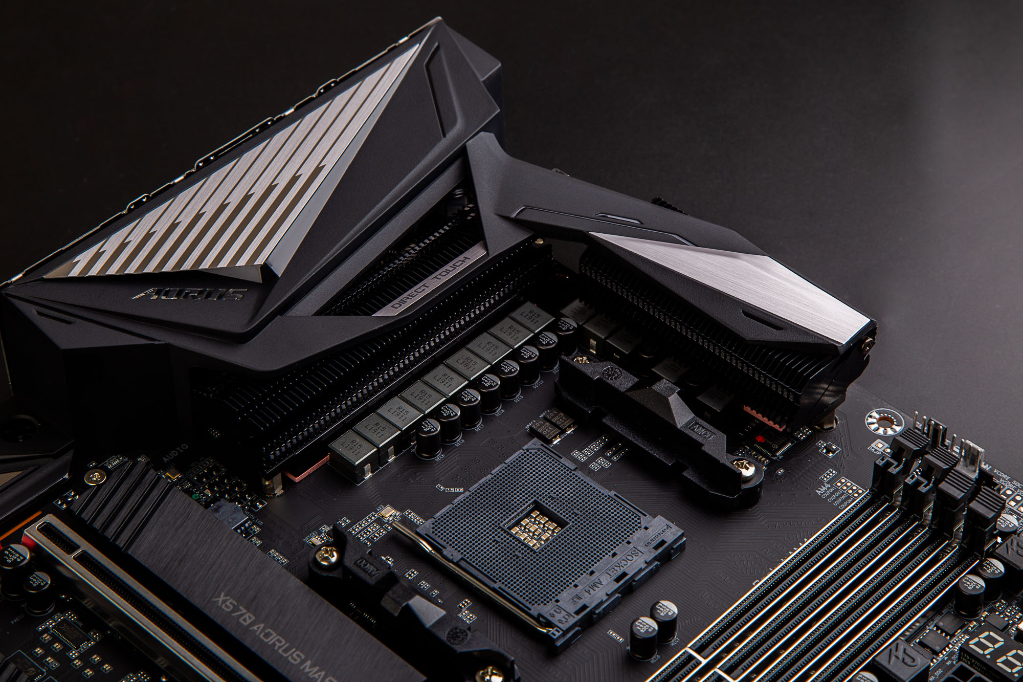 微星x570主板图赏双龙合一谁与争锋