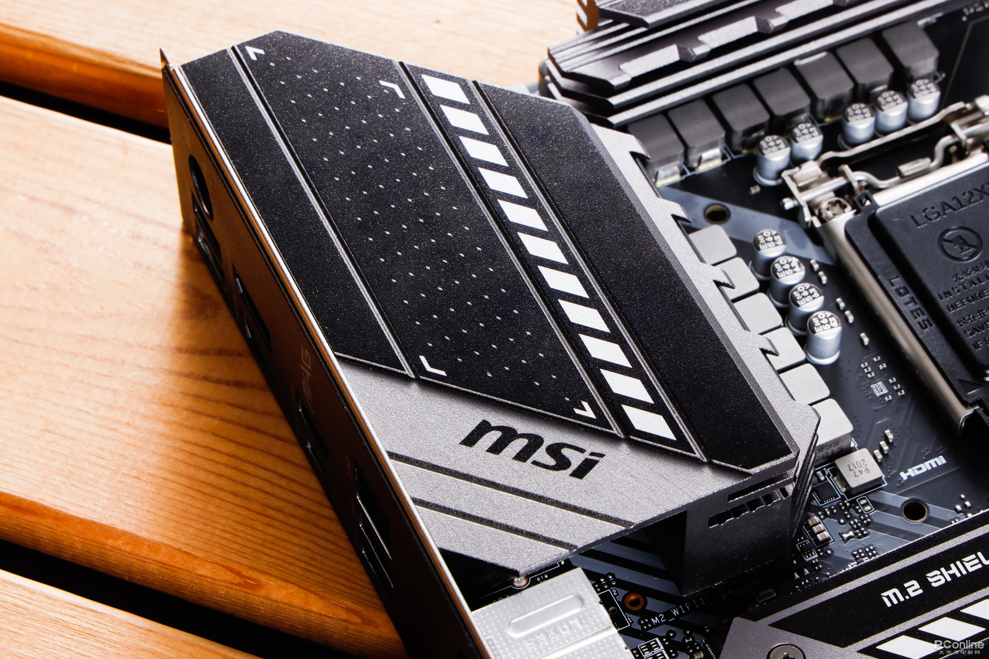 微星主板b460m迫击炮