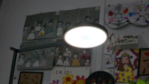 给孩子最健康的光线，thinkplus自然光谱台灯体验分享