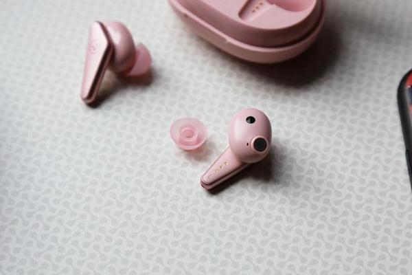 送礼佳品，这款粉色耳机能让她一见倾心，小鸟真无线耳机开箱评测