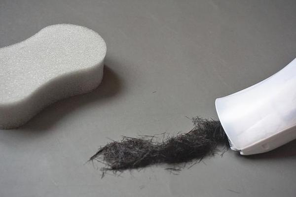 小米有品：如山又推出了一款 能吸又能剪的婴儿理发器