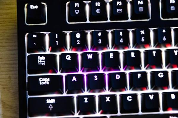 芝奇跨界新作——KM570 RGB一把骚气的机械键盘