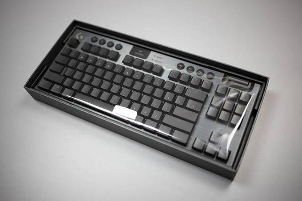 如果不差钱，推荐今年最值得入手的无线机械键盘：罗技G913 TKL