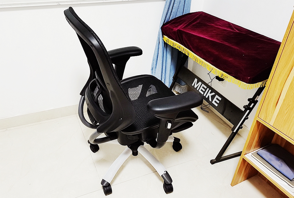 网易严选人体工学椅：千元的办公居家好座椅，选不选你决定