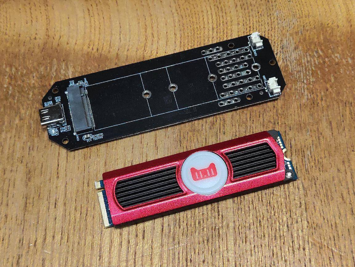 Orico USB3.2 NVMe硬盘盒套装20G雷速评测