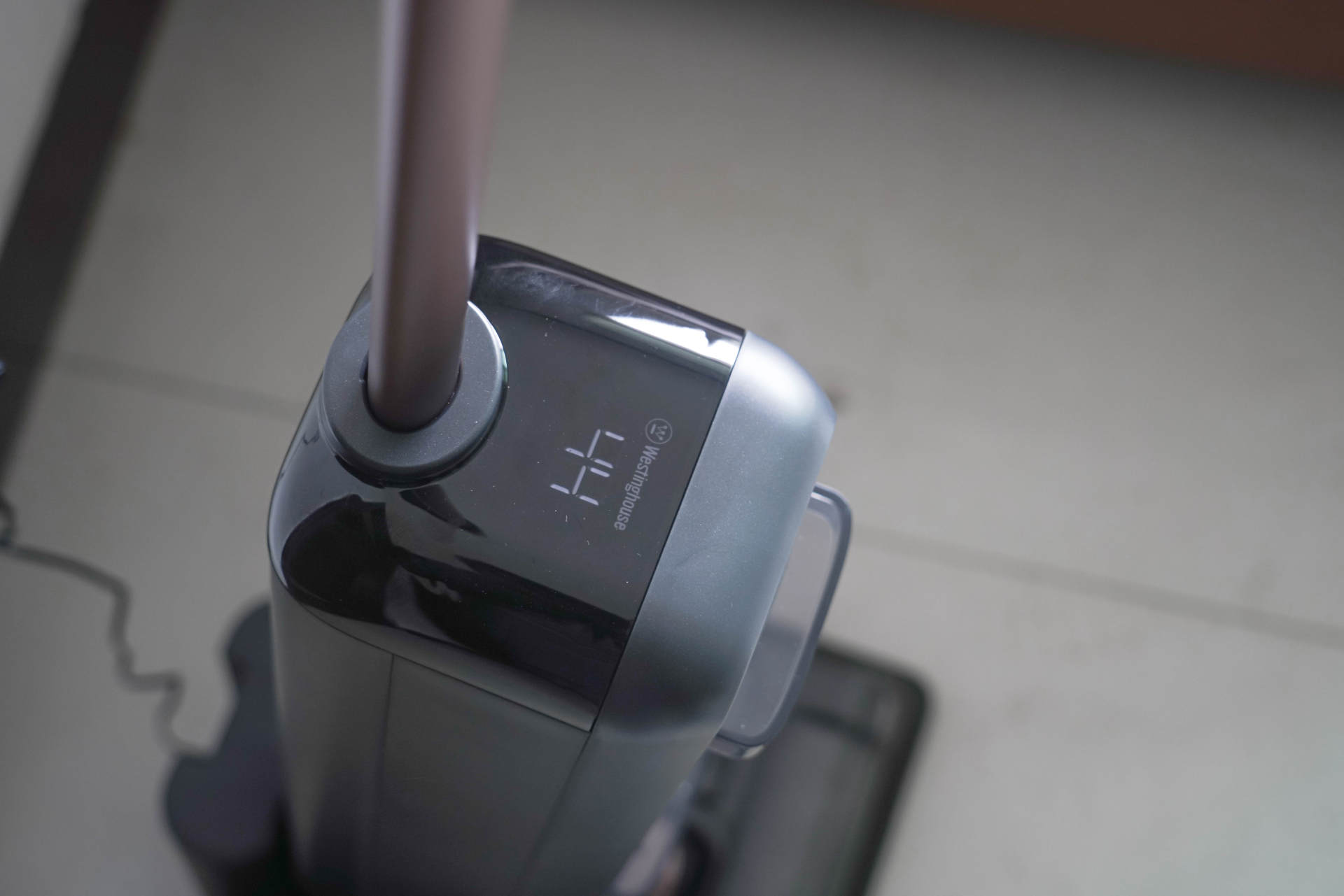 智能清洁工具不断升级，每秒擦十次地面，西屋智能洗地机评测