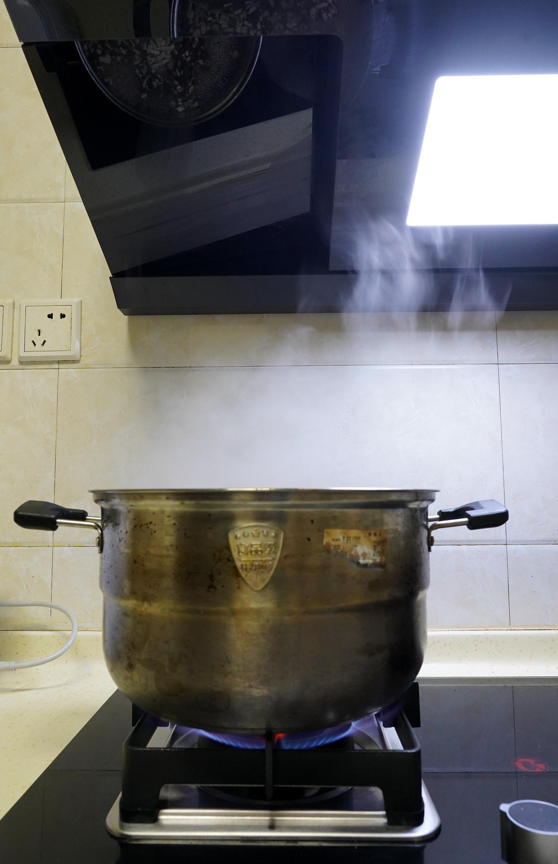 厨房烹饪好帮手，苏泊尔双翼垂直吸油烟机初体验