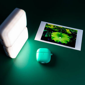 轻巧的静物布光利器:斯莫格RM75磁吸智能补光灯套装轻体验
