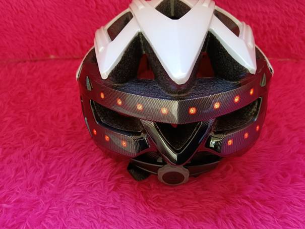 科技让安全更智能—Helmetphone 智能头盔 BH60SE NEO测评