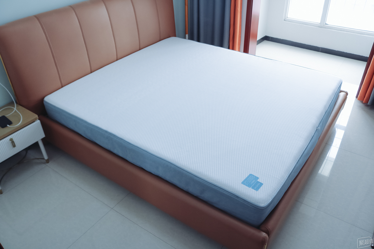 一张床两面睡 满足不同睡感 开启静夜模式——网易严选云舒弹簧床垫
