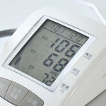 爱奥乐臂式电子血压计2006-2：可信赖的家庭血压助手