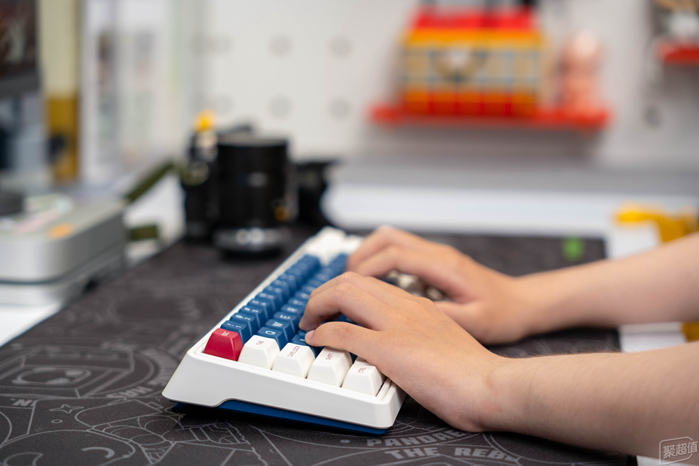 机械键盘的天花板之作，腹灵CMK68-SAM机械之心键盘体验