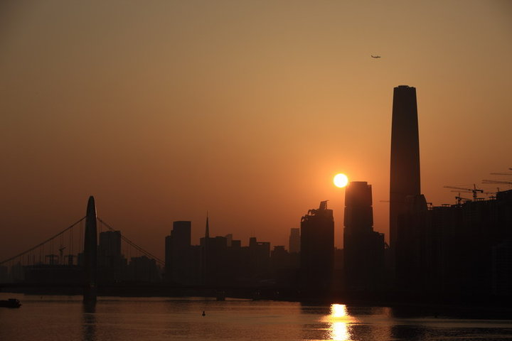 齭