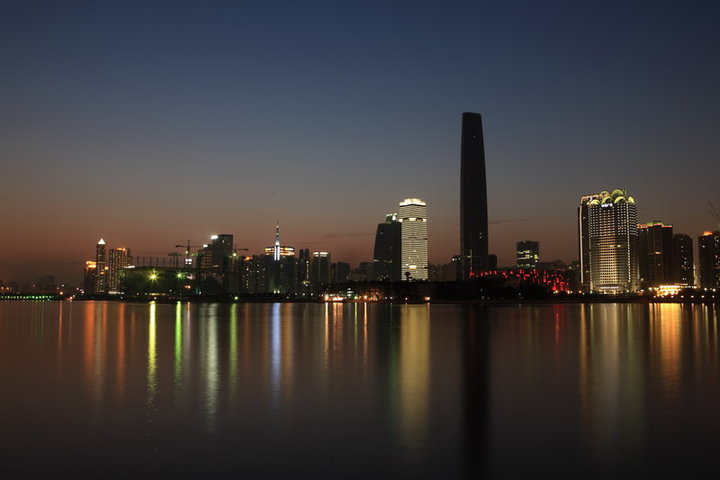 齭