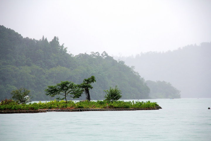 烟雨日月潭