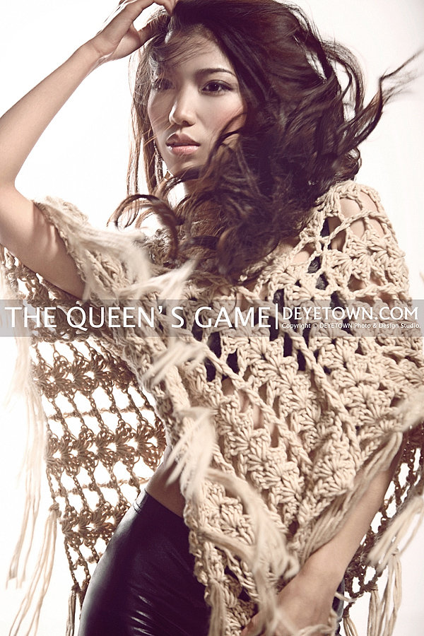 -THE QUEENS GAME-