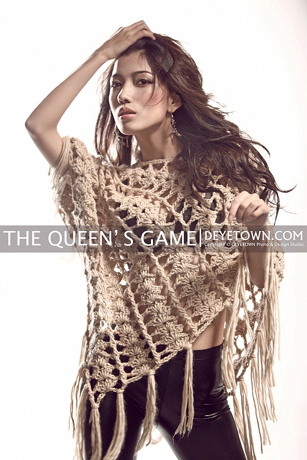 -THE QUEENS GAME-