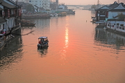 上海朱家角－－“小桥流水天然景，原汁原味明清街”。