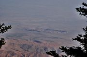 从景泰寿鹿山主峰俯瞰永泰龟城全貌