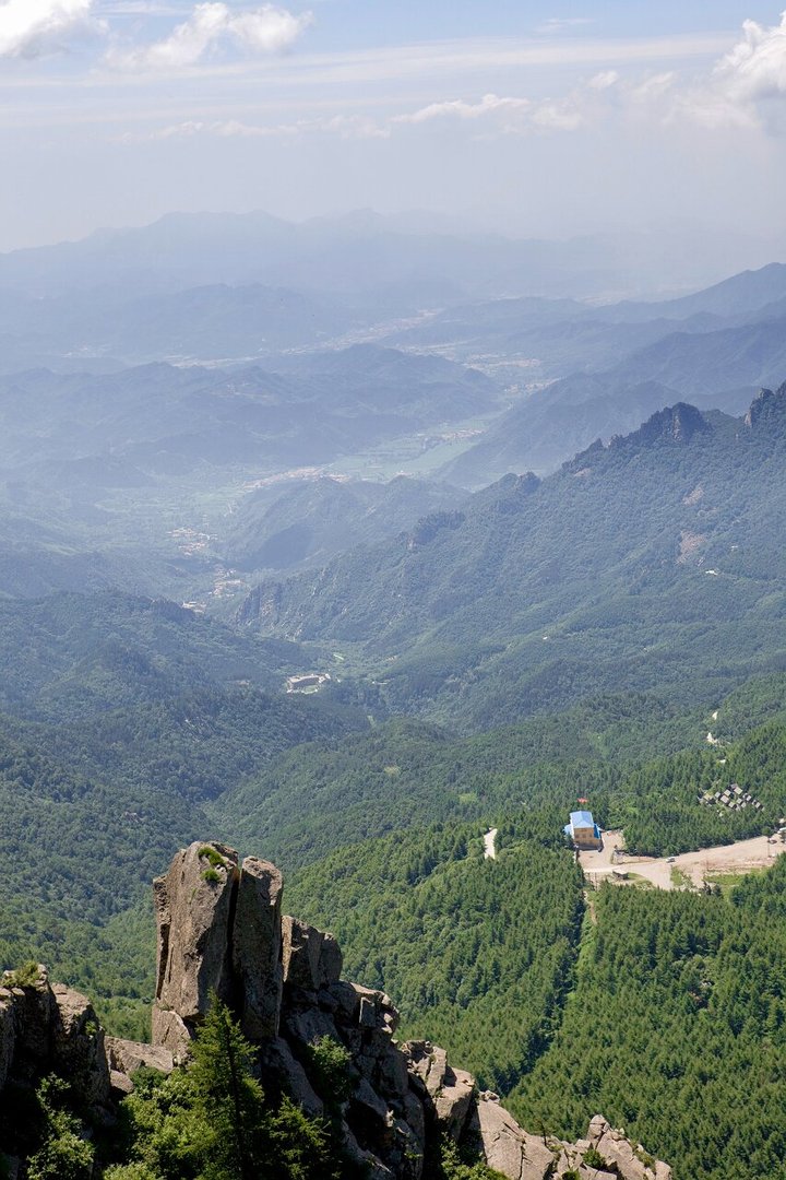 登高远眺一览众山小图片