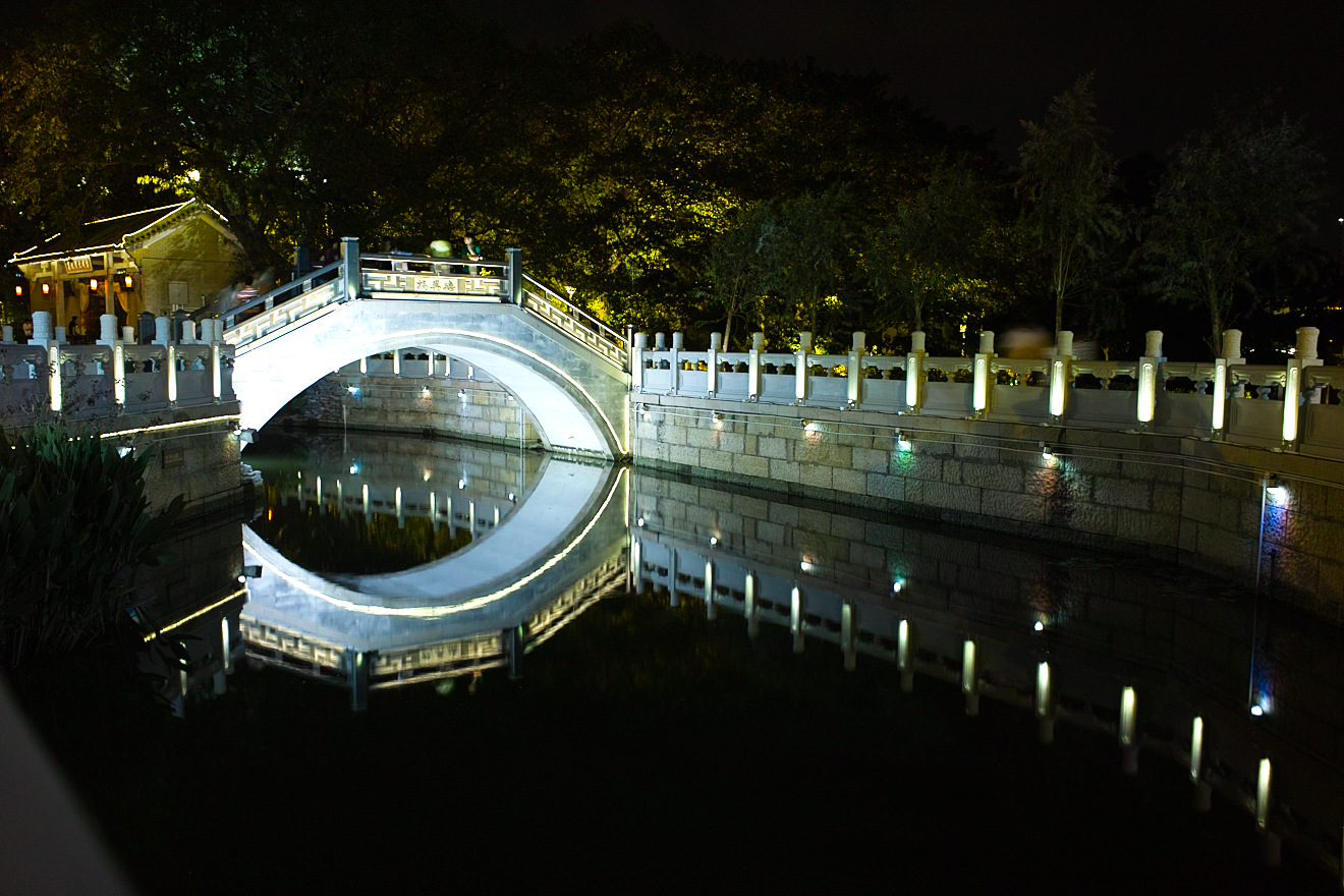 夜色荔枝湾