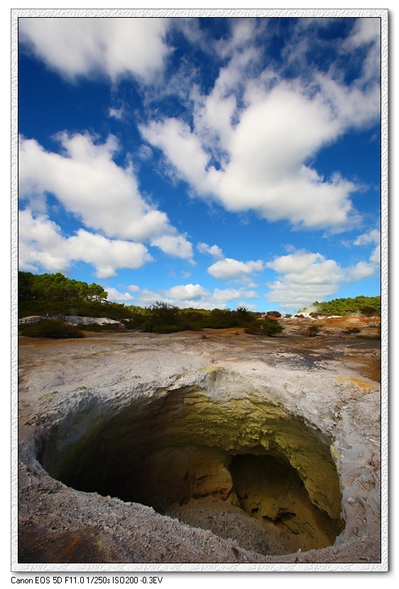 ---³---֮WAI-O-TAPU