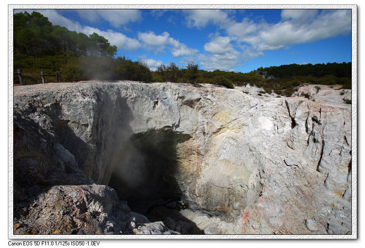 ---³---֮WAI-O-TAPU