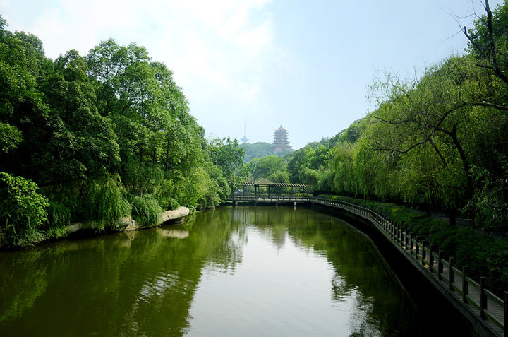 绵阳东山公园图片