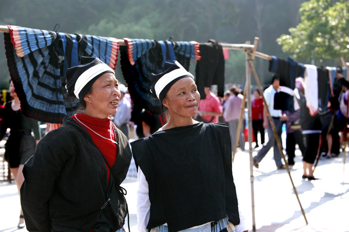 南丹白裤瑶服饰图片