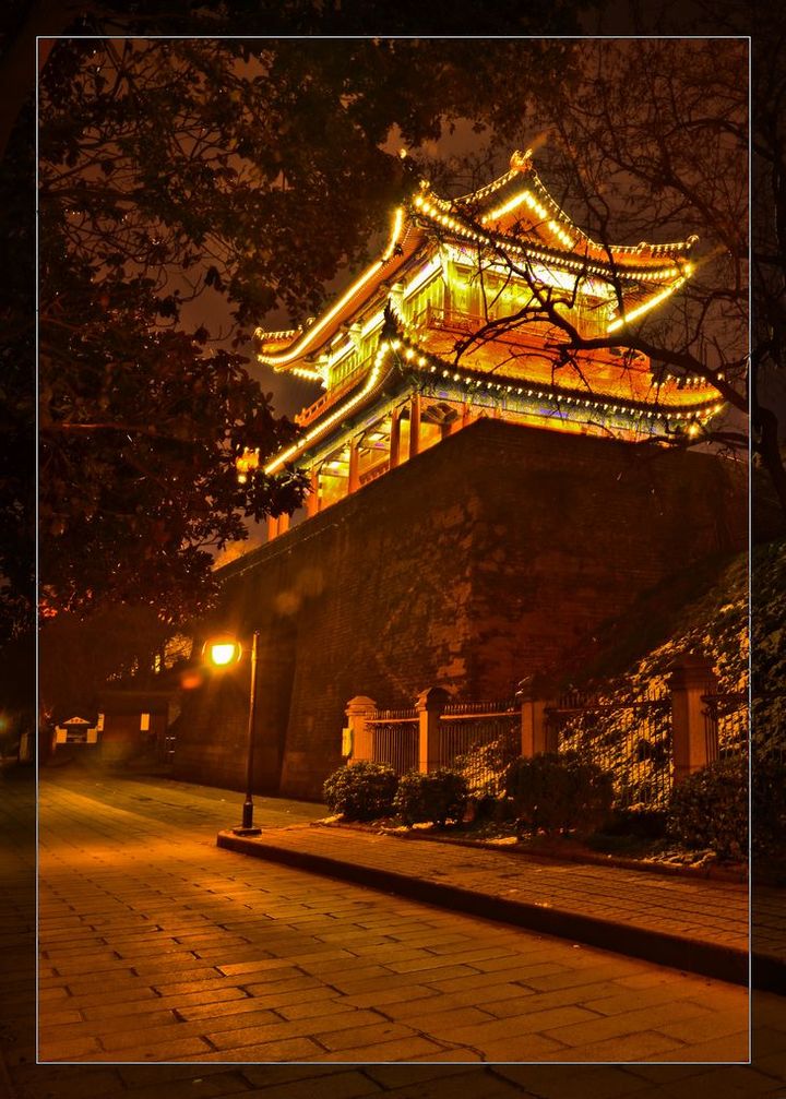 荆州古城夜景图片