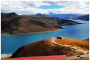 西藏圣湖: 羊卓雍错