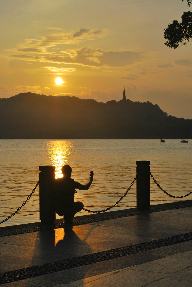 週末西湖夕陽發呆