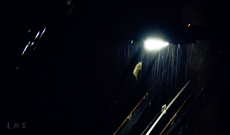 大雨照片黑夜图片