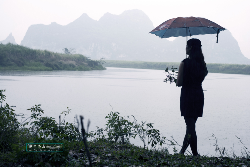 雨中思念摄影图片 洋渡人像摄影