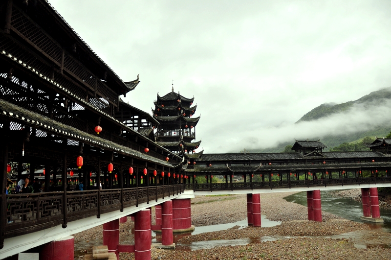 北流石窝上珍风雨桥图片