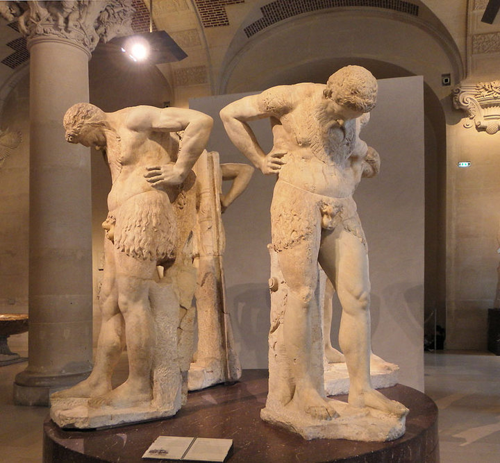 ¬ Louvre Museum