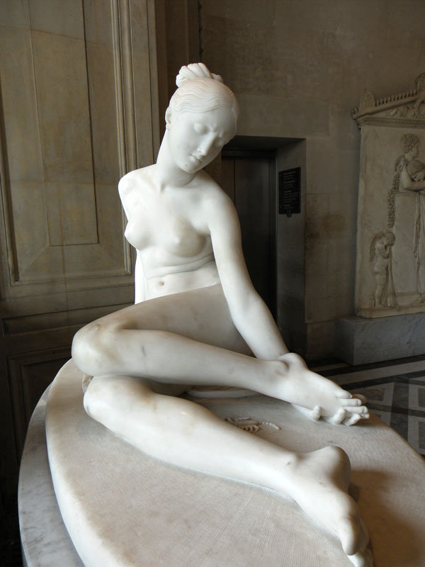 ¬ Louvre Museum