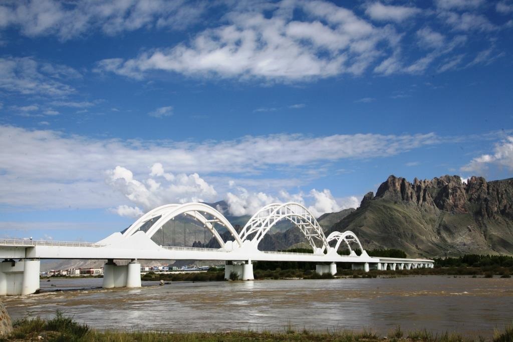 青藏铁路拉萨大桥