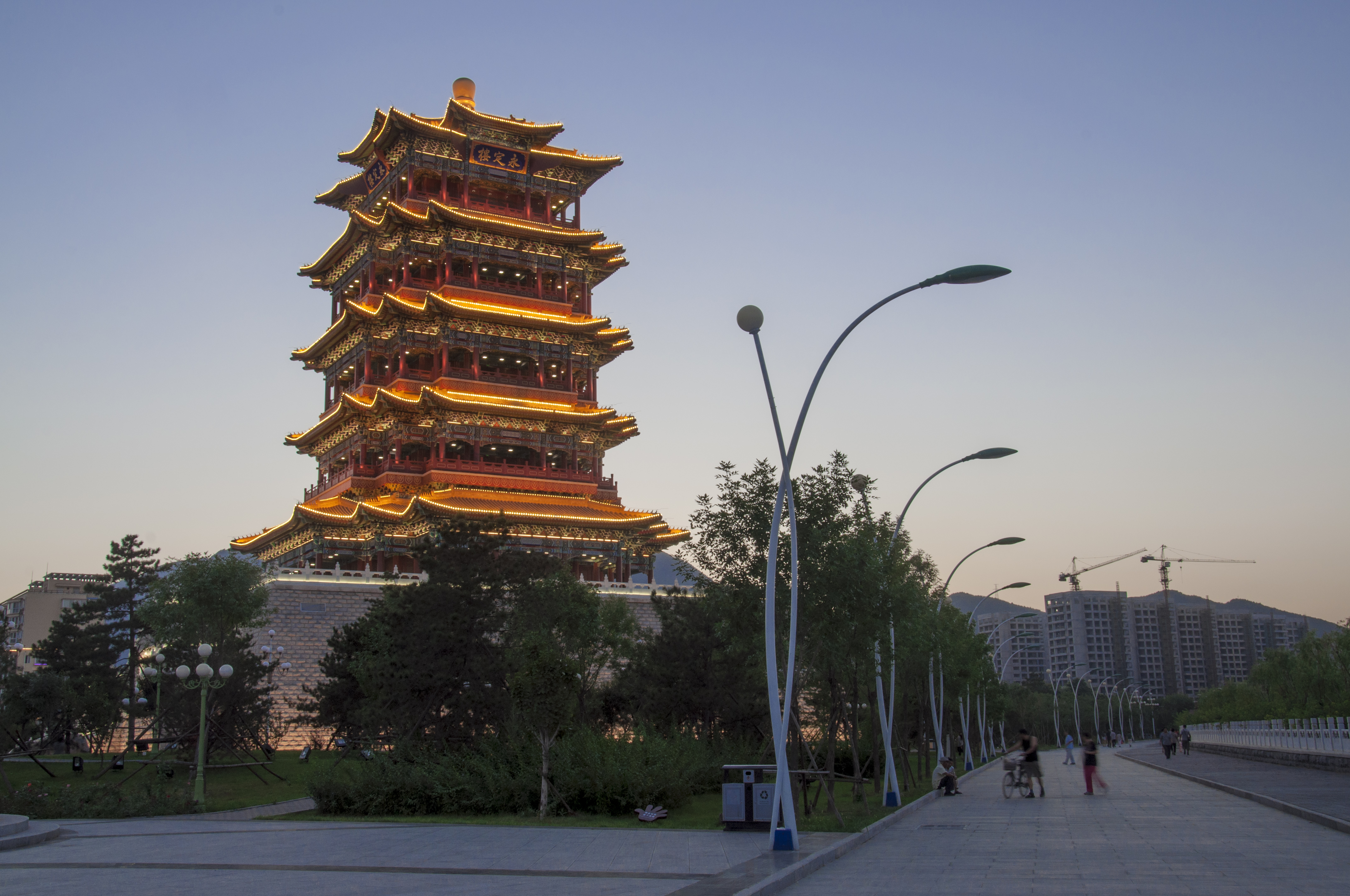 【京西永定河畔"永定楼"夜景摄影图片】门头沟风光摄