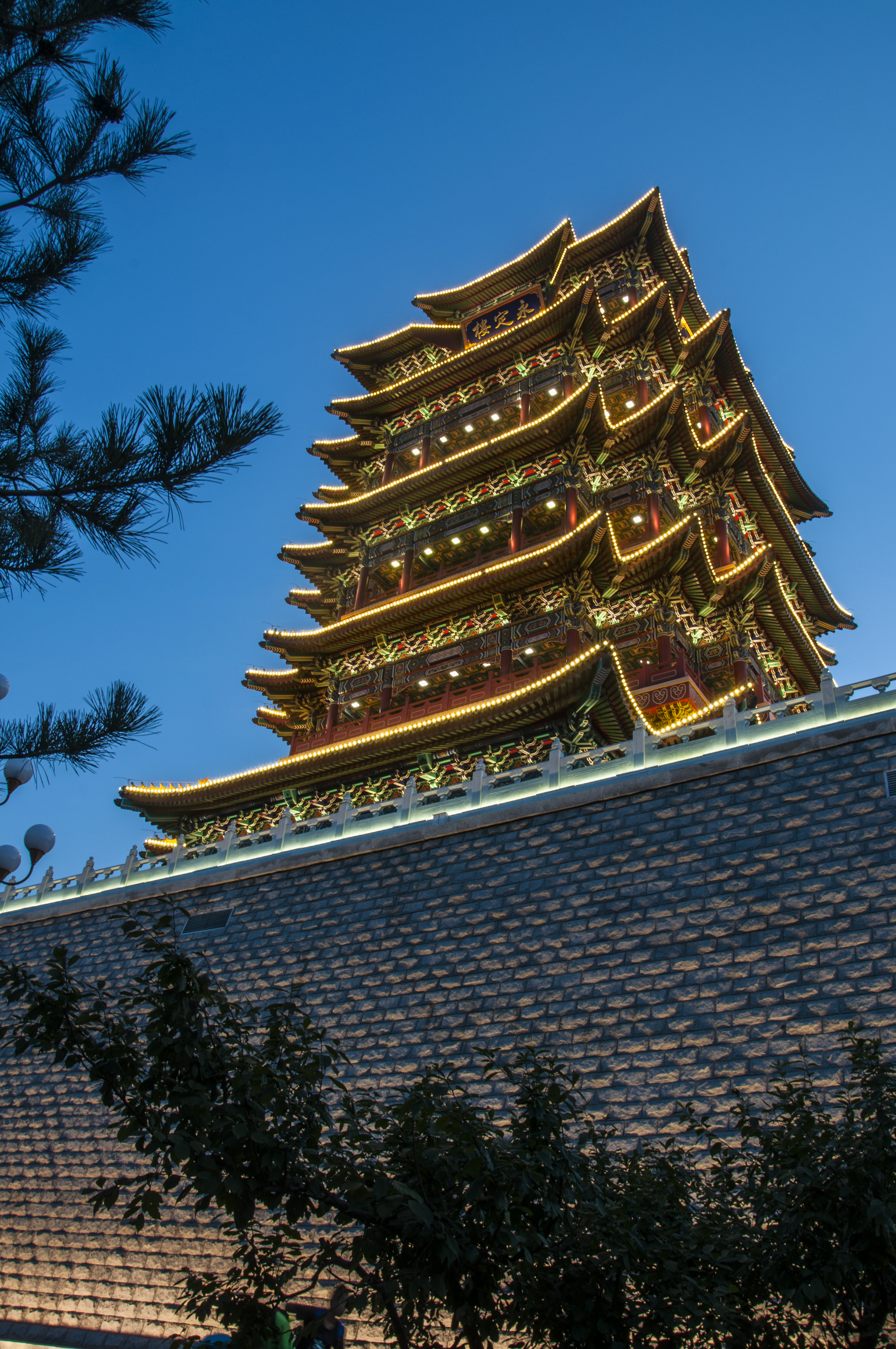 京西永定河畔"永定楼"夜景