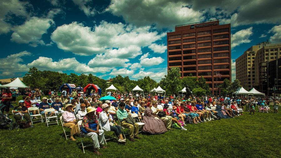 2009 July 4th Parade in Historic Philadelphia ()