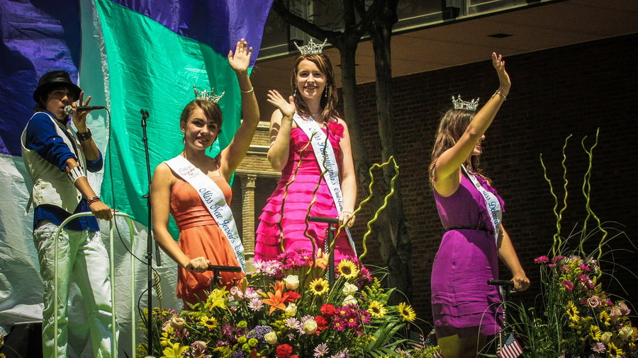 2009 July 4th Parade in Historic Philadelphia ()