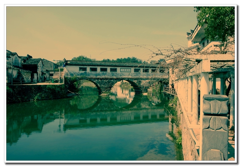 春遊石潭之北岸廊橋