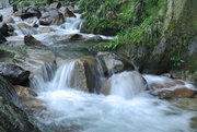 峨眉山山涧溪流