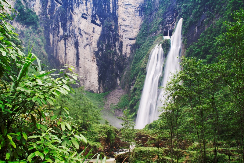 湘西小龙洞瀑布图片