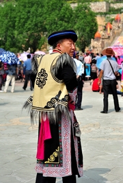 羌族男性服饰
