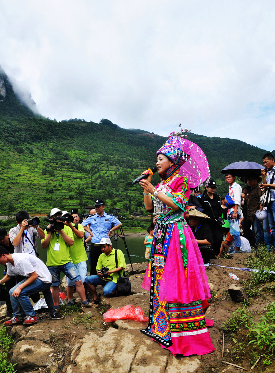 环江美女山歌图片