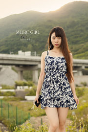 MUSIC GIRL