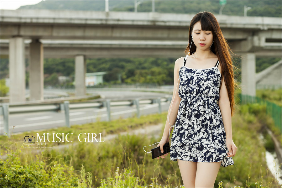 MUSIC GIRL